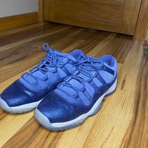 Jordan 11 Retro low Blue Moon